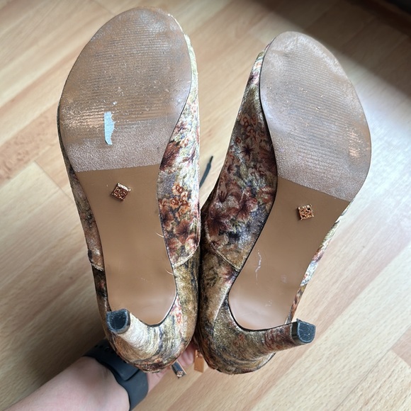 Nanette by Nanette Lepore Halle velour peep toe bootie size 7 - Picture 4 of 6